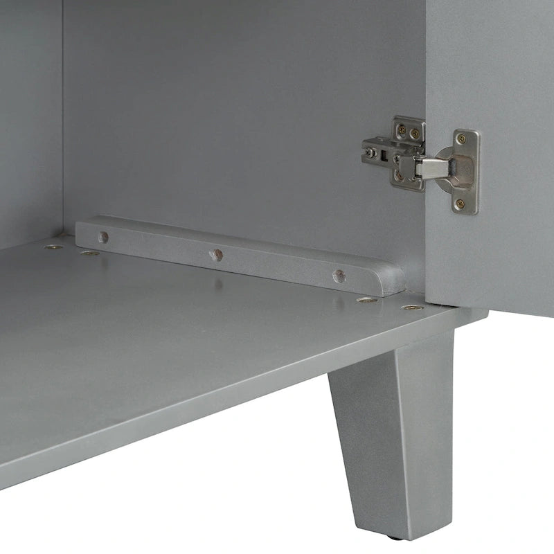 Credenza con motivo geometrico, ripiani regolabili e maniglie rotonde